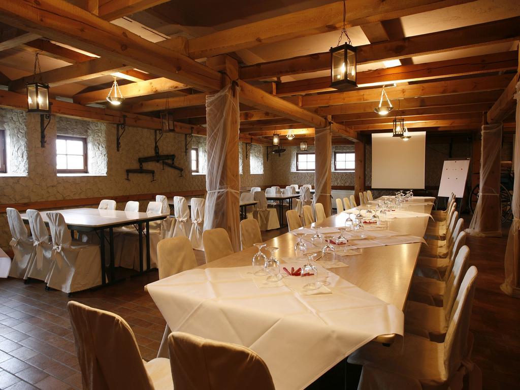 Worners Schloss Weingut & Wellness-Hotel Пріксенштадт Екстер'єр фото