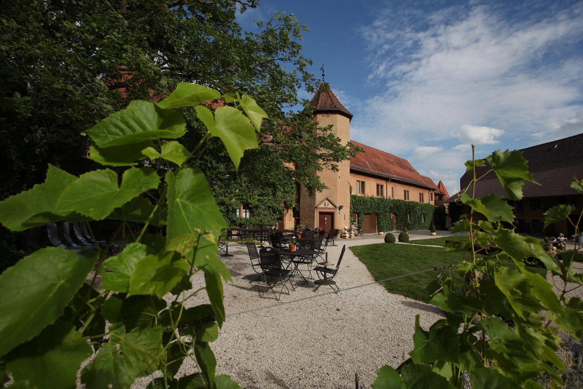 Worners Schloss Weingut & Wellness-Hotel Пріксенштадт Екстер'єр фото