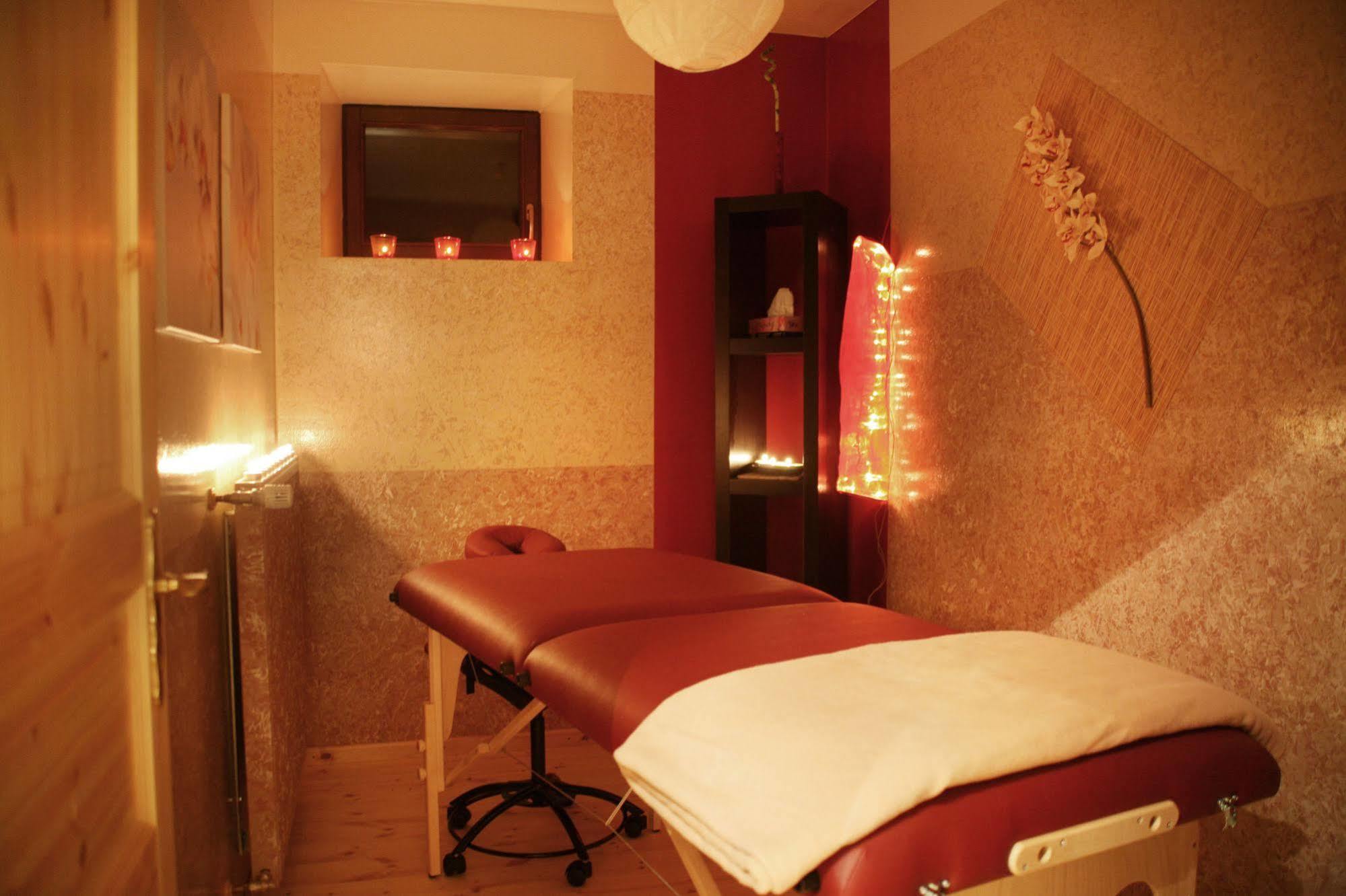 Worners Schloss Weingut & Wellness-Hotel Пріксенштадт Екстер'єр фото